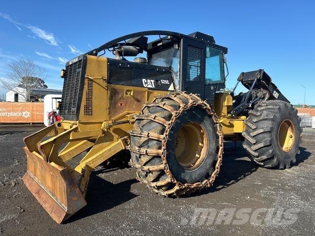 CAT 525C Väljaveotraktorid