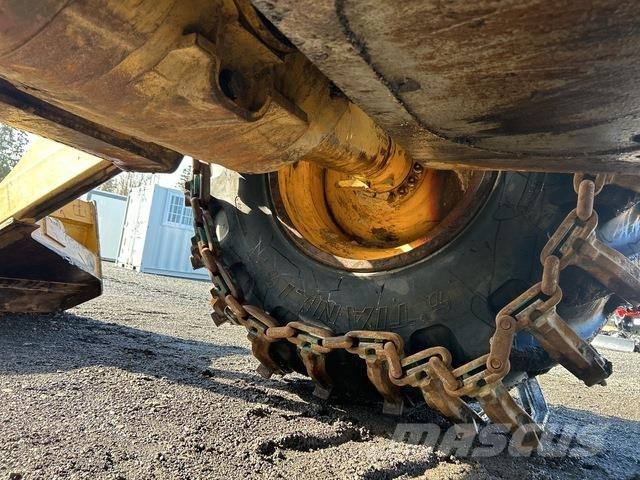 CAT 525C Väljaveotraktorid