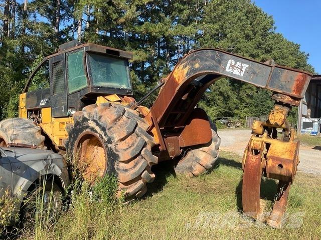 CAT 525C Väljaveotraktorid
