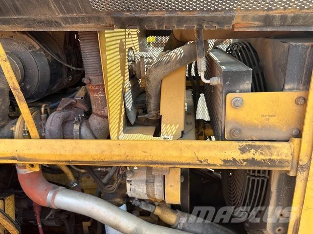 CAT 525C Väljaveotraktorid