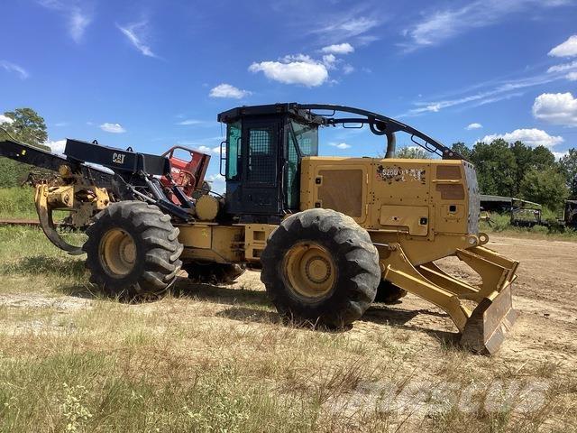 CAT 525D Väljaveotraktorid