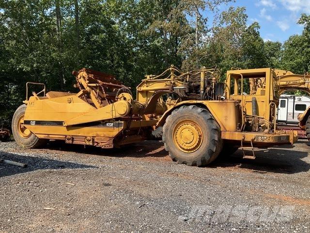 CAT 623F Kaabitsad
