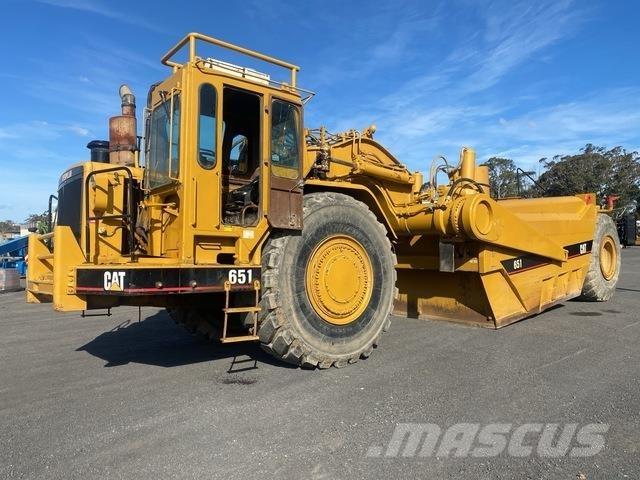 CAT 651 Veepaagiga autod