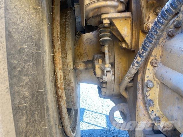 CAT 651 Veepaagiga autod