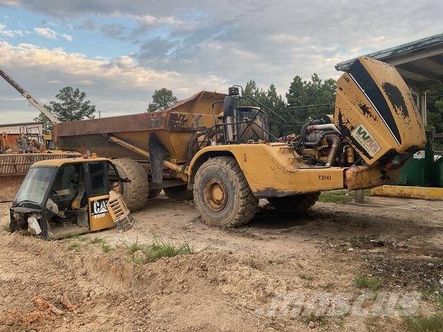 CAT 735 Liigendraamiga pinnaseveokid