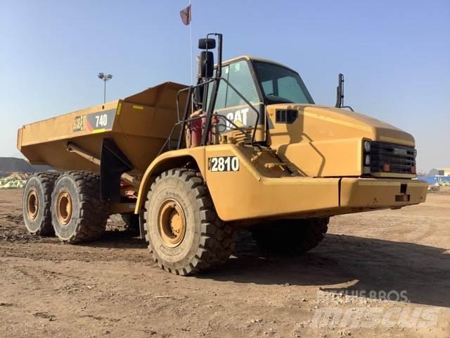 CAT 740 Liigendraamiga pinnaseveokid