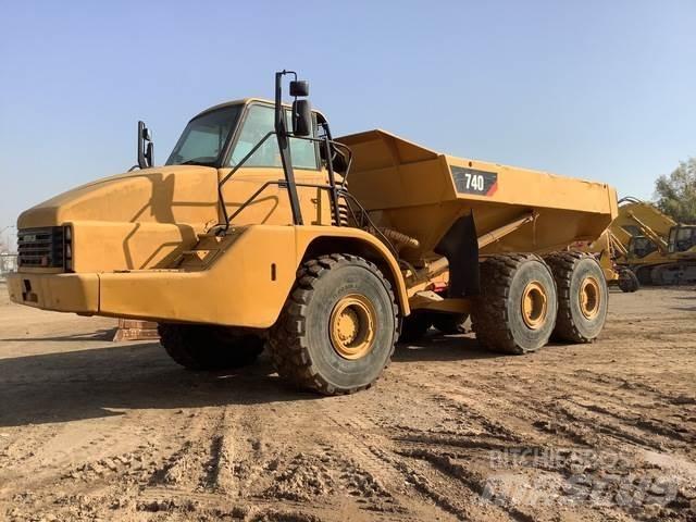 CAT 740 Liigendraamiga pinnaseveokid