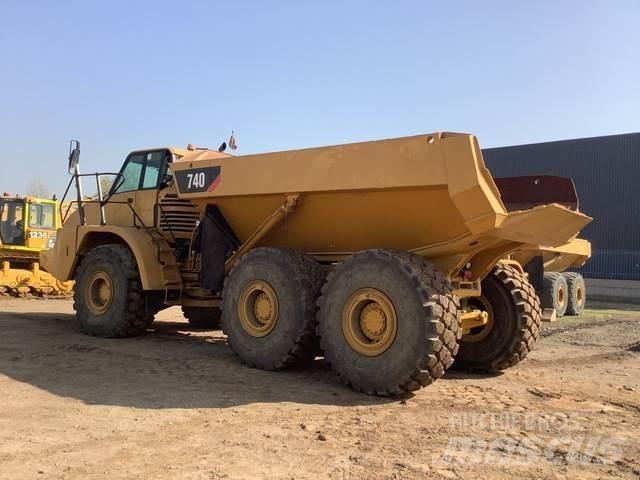 CAT 740 Liigendraamiga pinnaseveokid