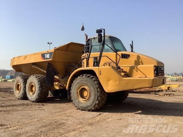 CAT 740 Liigendraamiga pinnaseveokid