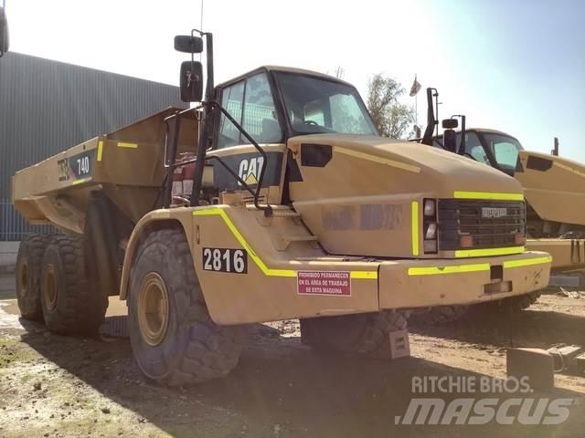 CAT 740 Liigendraamiga pinnaseveokid