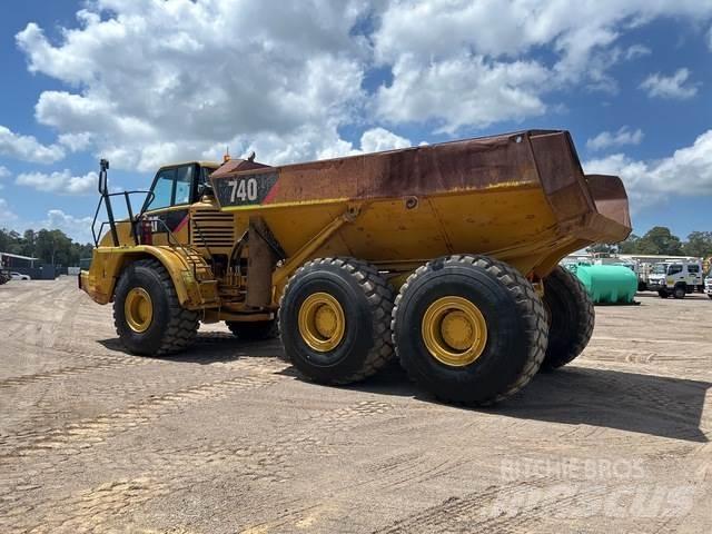 CAT 740 Liigendraamiga pinnaseveokid