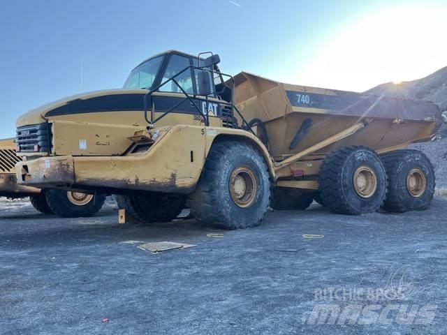 CAT 740 Liigendraamiga pinnaseveokid