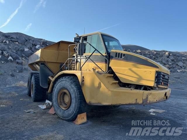 CAT 740 Liigendraamiga pinnaseveokid