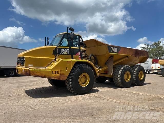 CAT 740 Liigendraamiga pinnaseveokid