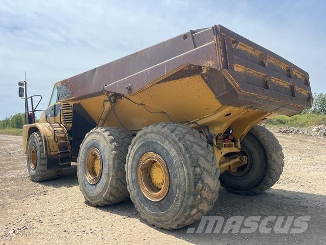 CAT 740 Liigendraamiga pinnaseveokid