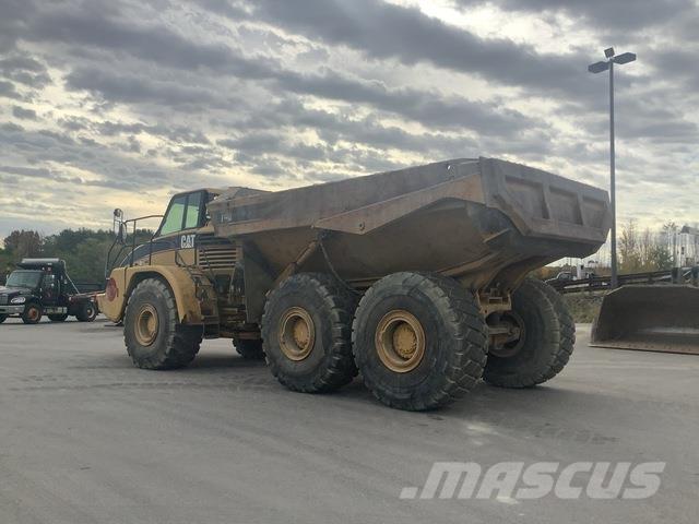 CAT 740 Liigendraamiga pinnaseveokid