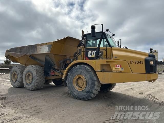 CAT 740B Liigendraamiga pinnaseveokid