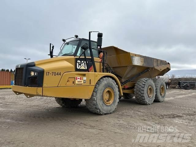 CAT 740B Liigendraamiga pinnaseveokid
