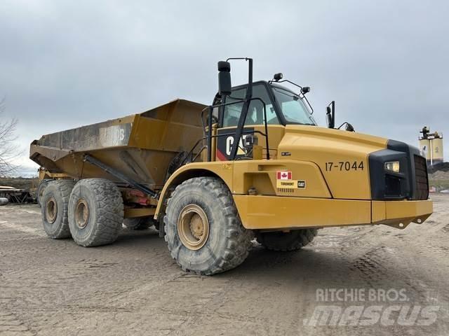 CAT 740B Liigendraamiga pinnaseveokid