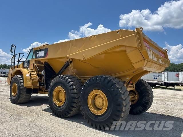 CAT 740B Liigendraamiga pinnaseveokid
