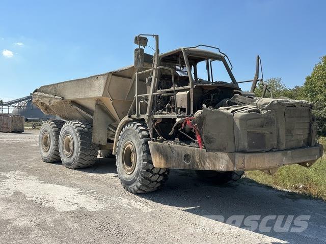 CAT 740B Liigendraamiga pinnaseveokid