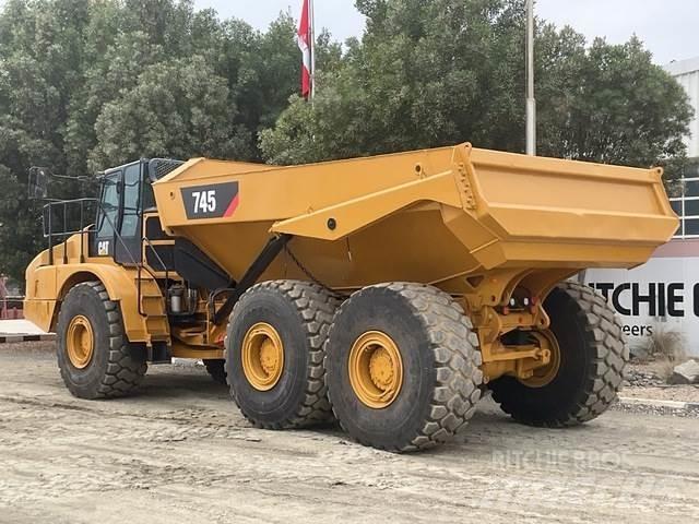CAT 745 Liigendraamiga pinnaseveokid