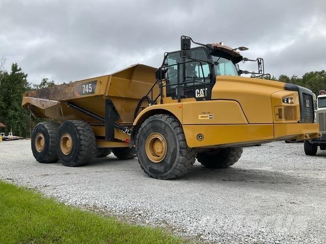 CAT 745 Liigendraamiga pinnaseveokid