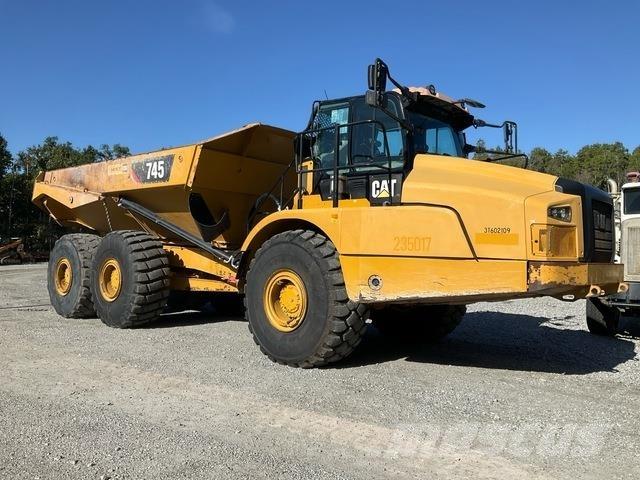 CAT 745 Liigendraamiga pinnaseveokid