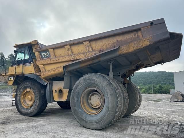 CAT 773D Liigendraamiga pinnaseveokid