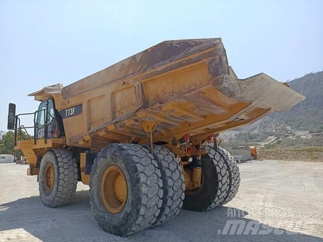 CAT 773F Liigendraamiga pinnaseveokid