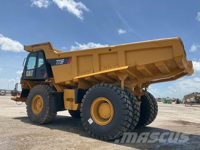 CAT 773F Liigendraamiga pinnaseveokid