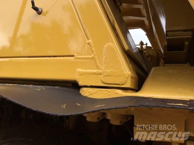 CAT 775E Liigendraamiga pinnaseveokid