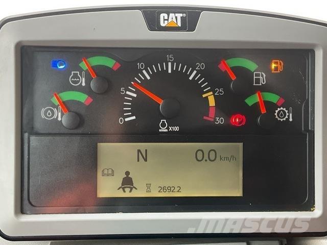 CAT 775G Liigendraamiga pinnaseveokid