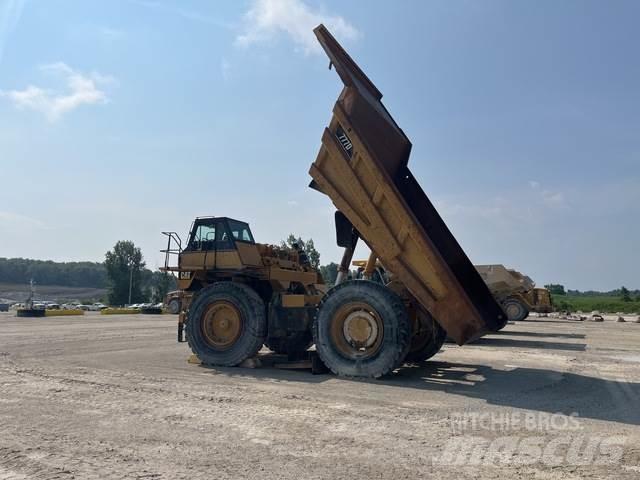 CAT 777D Liigendraamiga pinnaseveokid