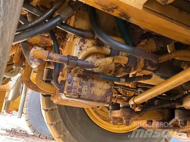 CAT 777G Liigendraamiga pinnaseveokid