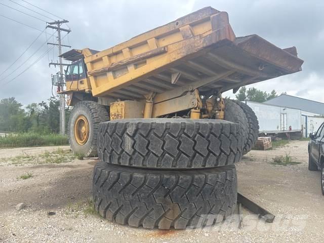 CAT 785C Liigendraamiga pinnaseveokid