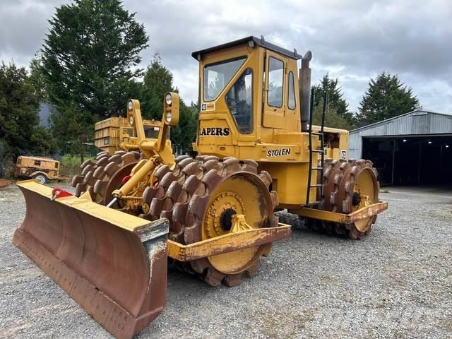 CAT 825B Muu