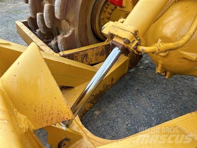 CAT 825B Muu