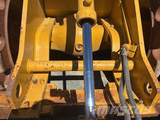 CAT 825H Pinnasetihendajad