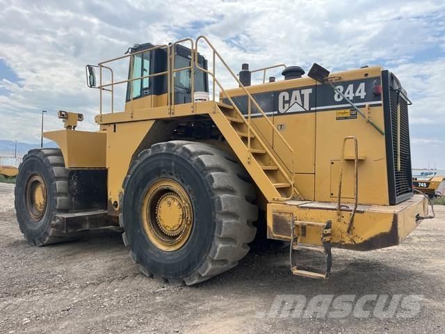 CAT 844H Ratasbuldooserid