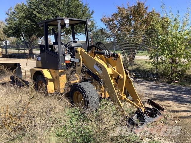 CAT 904B Rataslaadurid