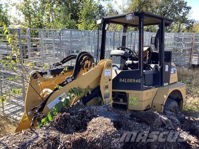 CAT 904B Rataslaadurid