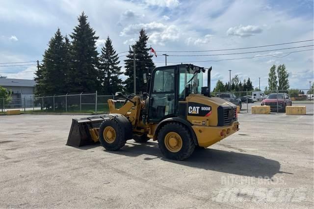 CAT 906M Rataslaadurid