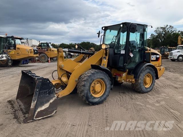 CAT 906M Rataslaadurid