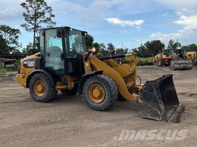 CAT 906M Rataslaadurid