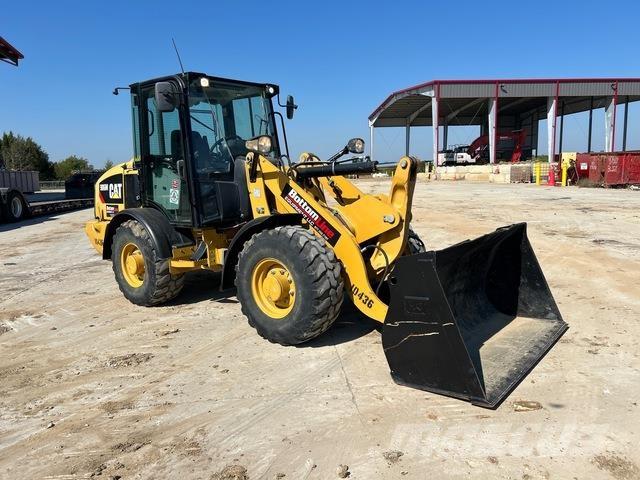 CAT 906M Rataslaadurid