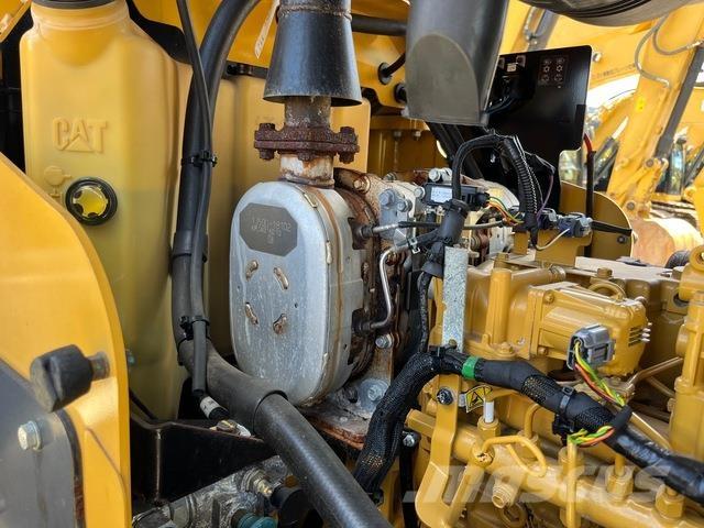 CAT 910K Rataslaadurid