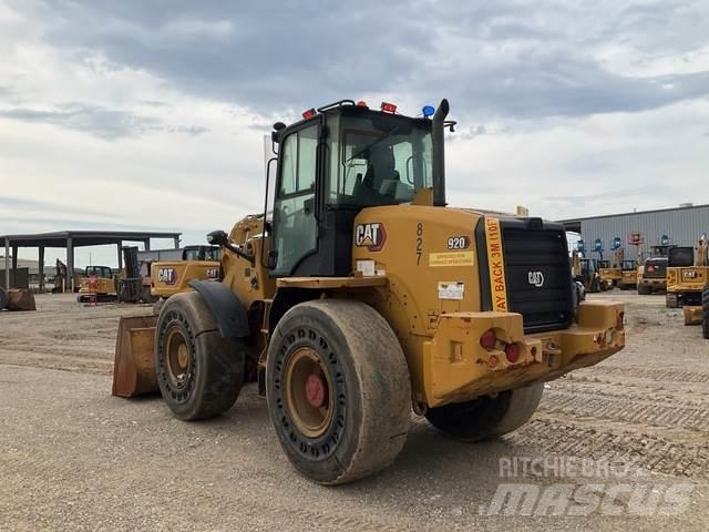 CAT 920 Rataslaadurid