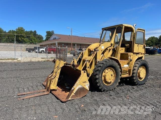 CAT 922 Rataslaadurid
