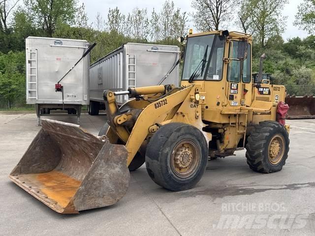 CAT 926 Rataslaadurid
